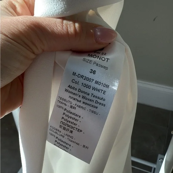 MONOT Elegant White Halter Dress - Picture 6 of 6